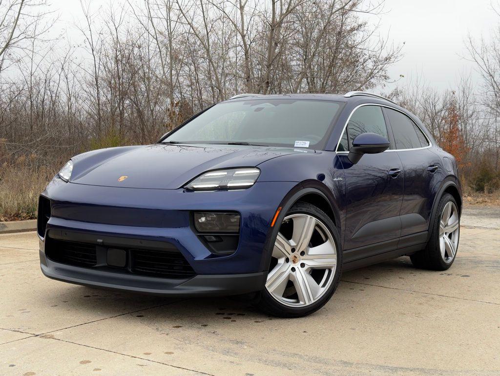 2024 Porsche Macan Base