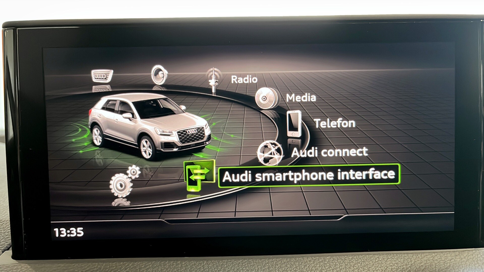 Bild som visar&nbsp;Audi Q2&nbsp;Q2 35 TFSI Proline 150 hk S tronic - för mer information kontakta din Audi Partner