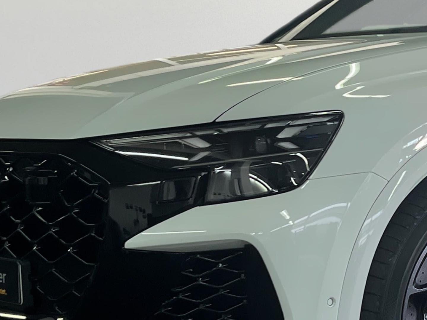Bild über Audi RS Q8 SUV TFSI quattro 471 kW tiptronic - für weitere Informationen kontaktieren Sie den Audi Partner