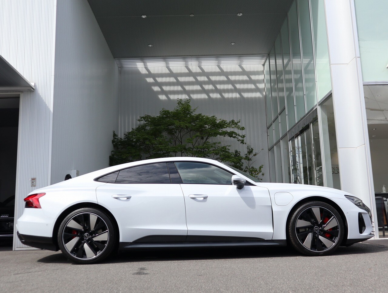 Image about Audi e-tron GT e-tron GT quattro 350,00 kW