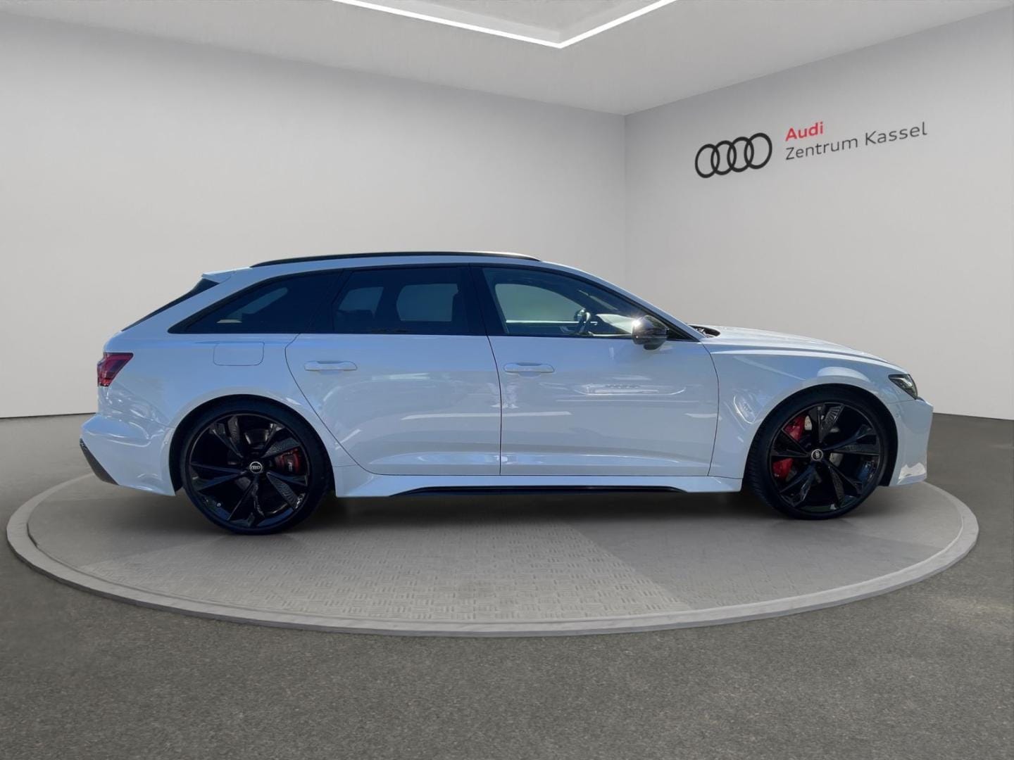 Bild über Audi RS 6 Avant TFSI quattro tiptronic - für weitere Informationen kontaktieren Sie den Audi Partner