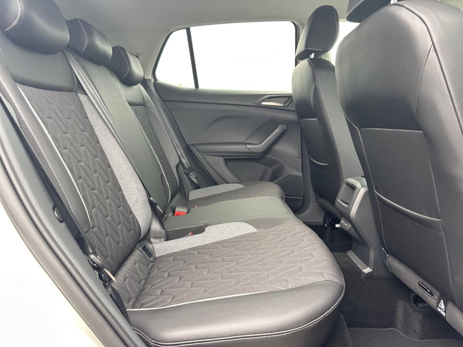 Volkswagen T-Cross – Bild 11