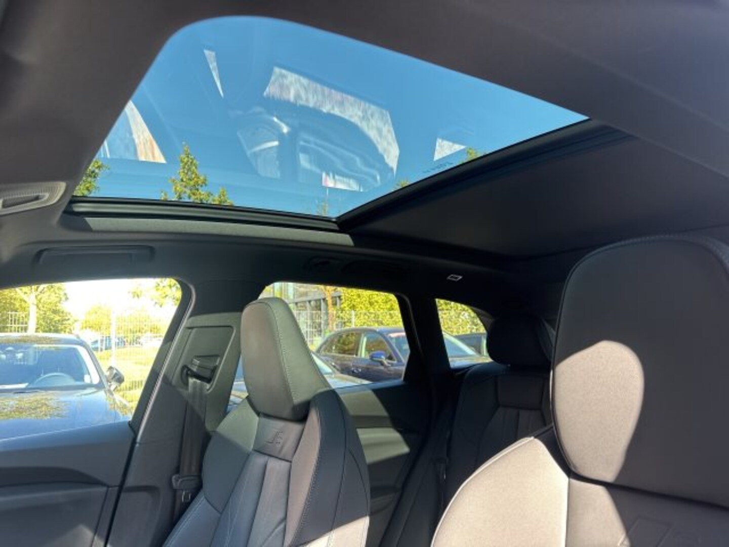 Bild über Audi Q5 SUV TFSI 150 kW S tronic - für weitere Informationen kontaktieren Sie den Audi Partner