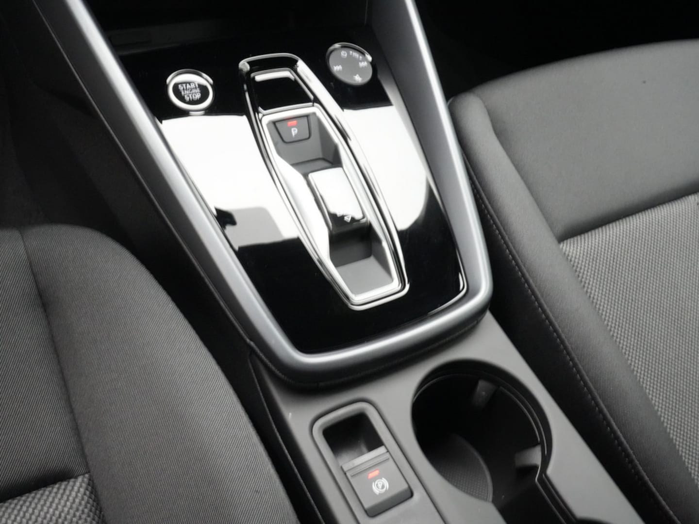 Bild über Audi A3 allstreet 35 TFSI S tronic - für weitere Informationen kontaktieren Sie den Audi Partner