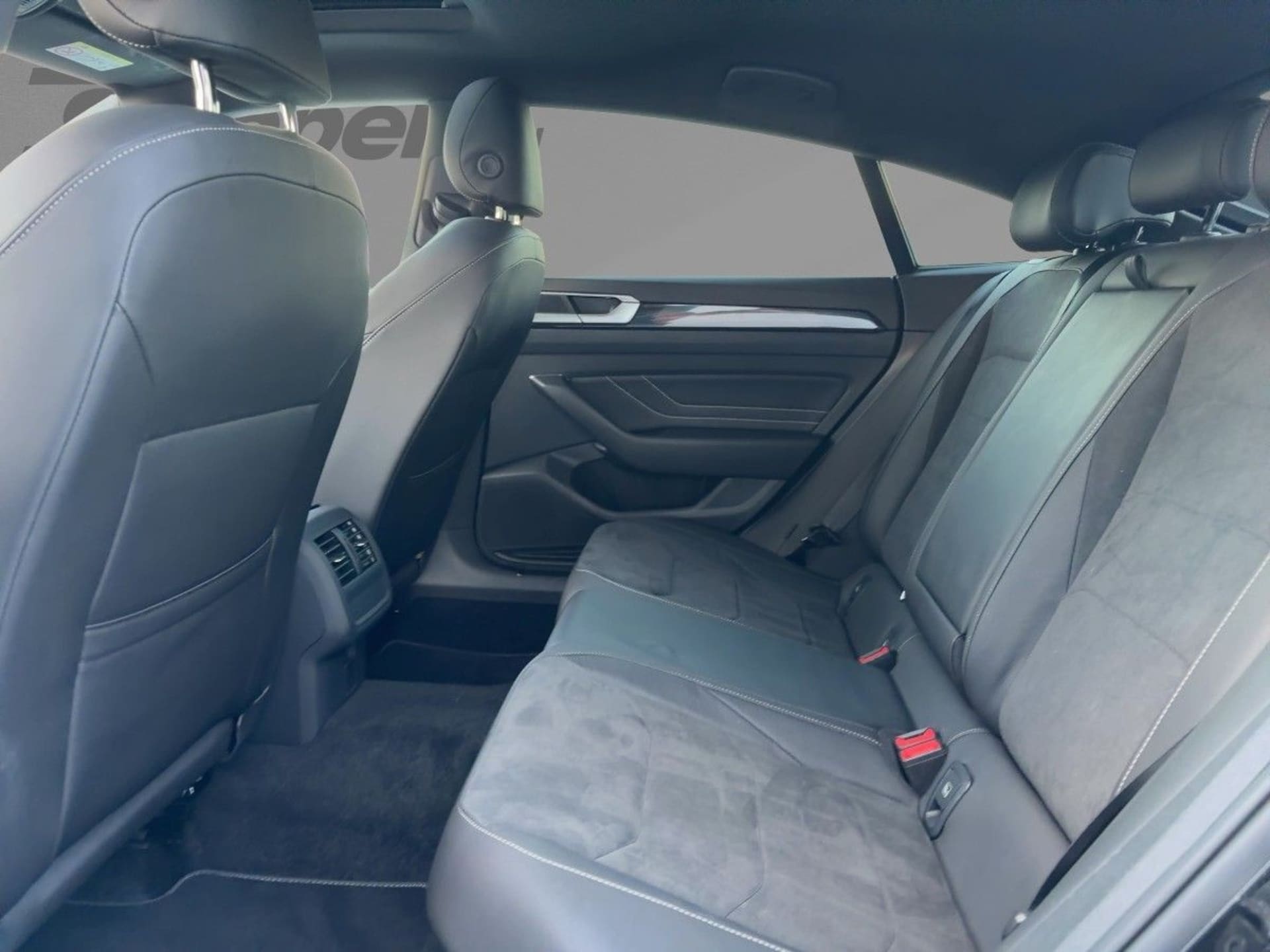 Volkswagen Arteon R-Line