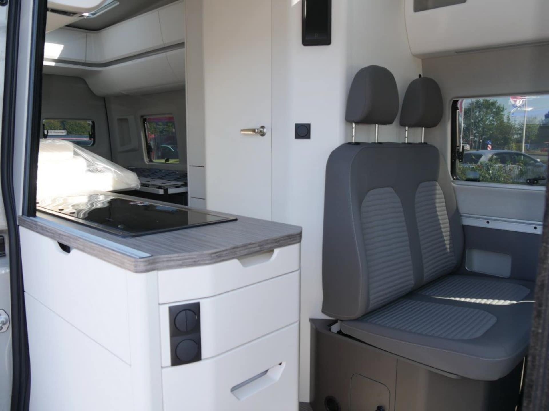 Volkswagen Grand California 680