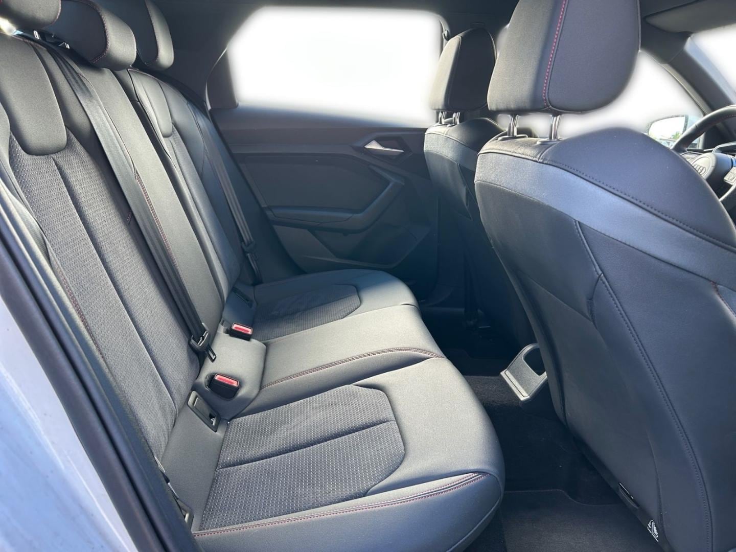 Bild über Audi A1 allstreet 35 TFSI S tronic - für weitere Informationen kontaktieren Sie den Audi Partner