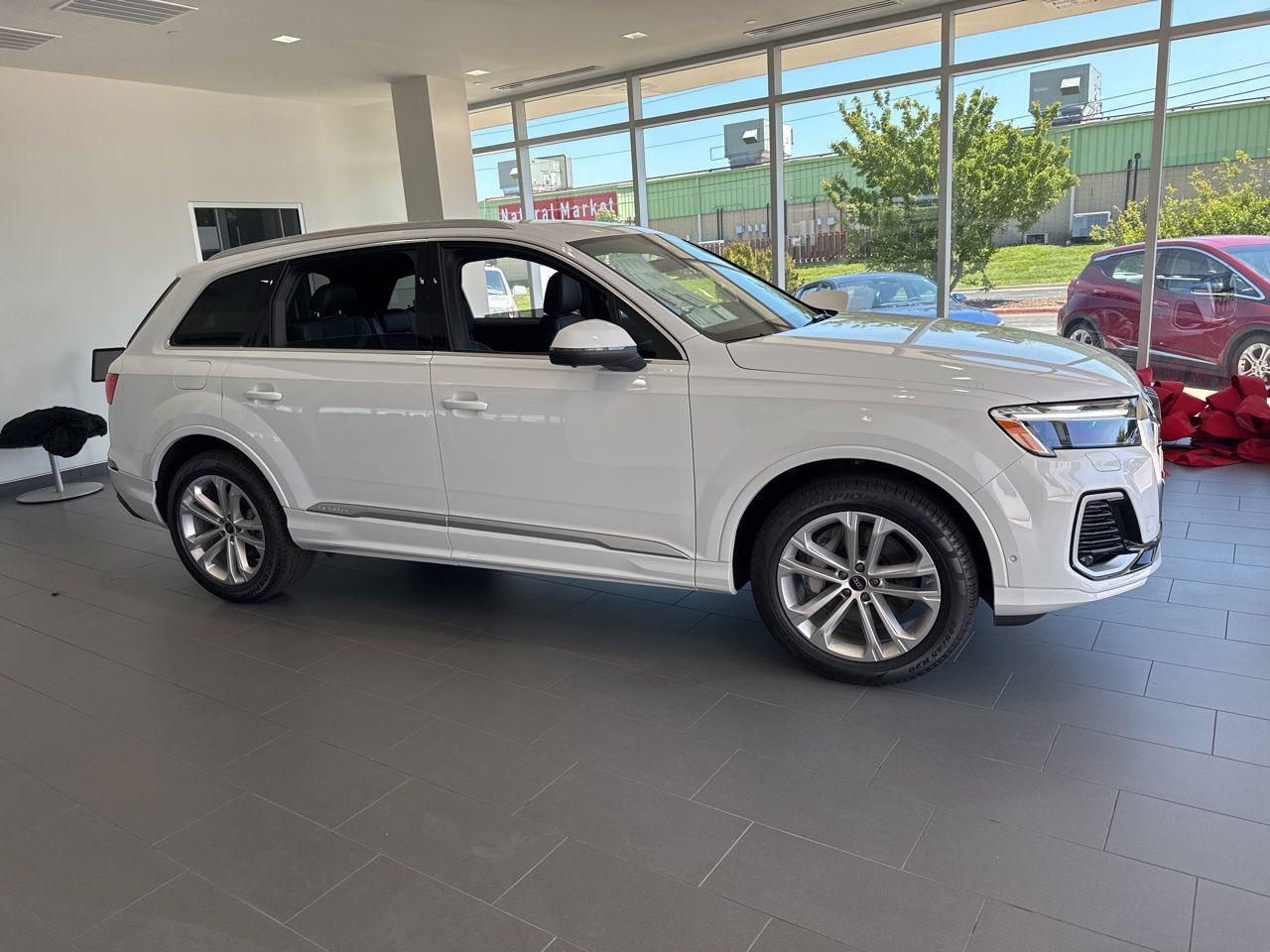 2026 Audi Q7 45 Premium Plus quattro Tiptronic's photo