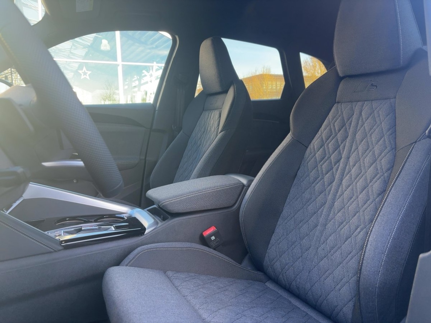 Bild über Audi Q5 SUV TDI quattro 150 kW S tronic - für weitere Informationen kontaktieren Sie den Audi Partner