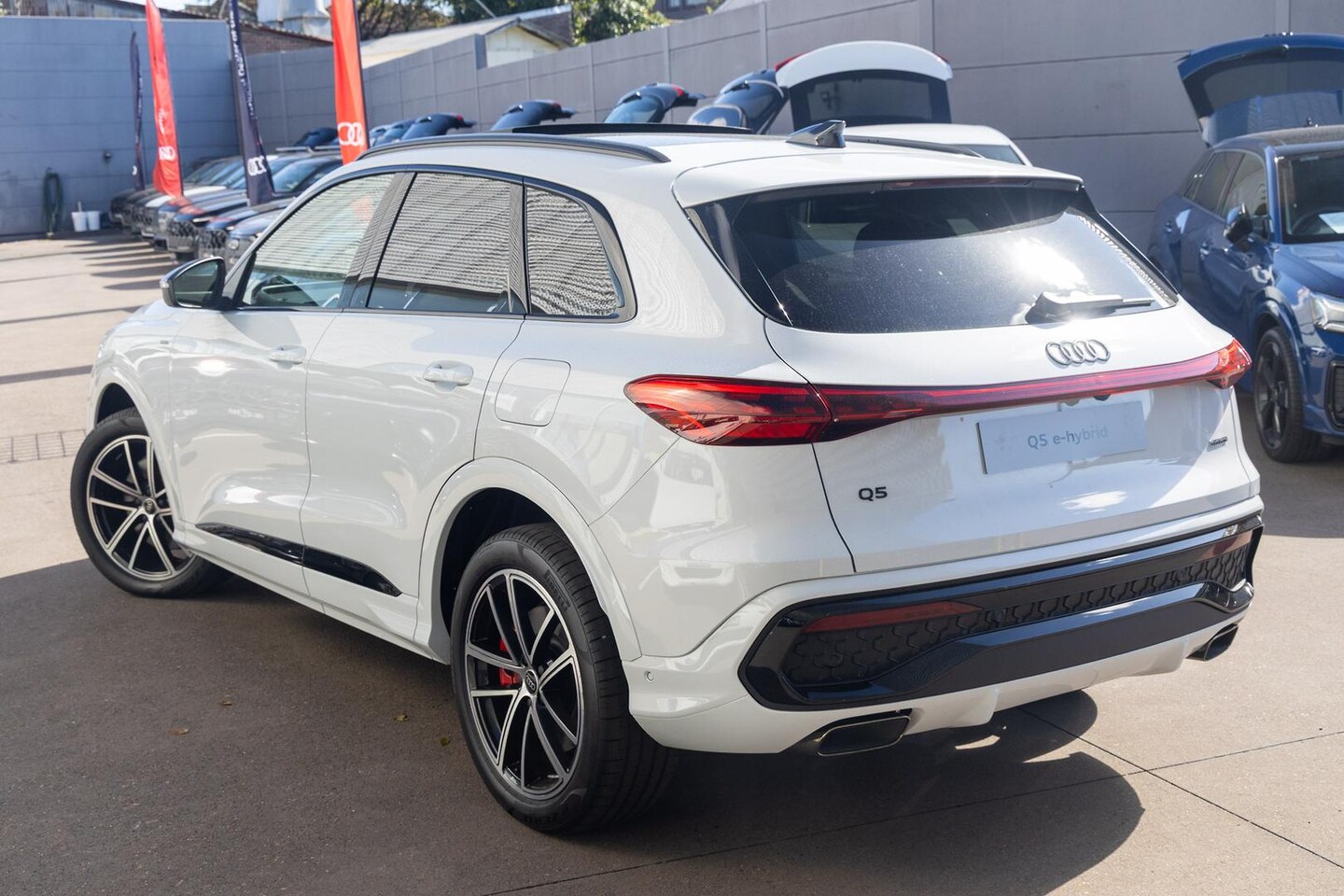 Image about Audi Q5 SUV e-hybrid quattro S tronic