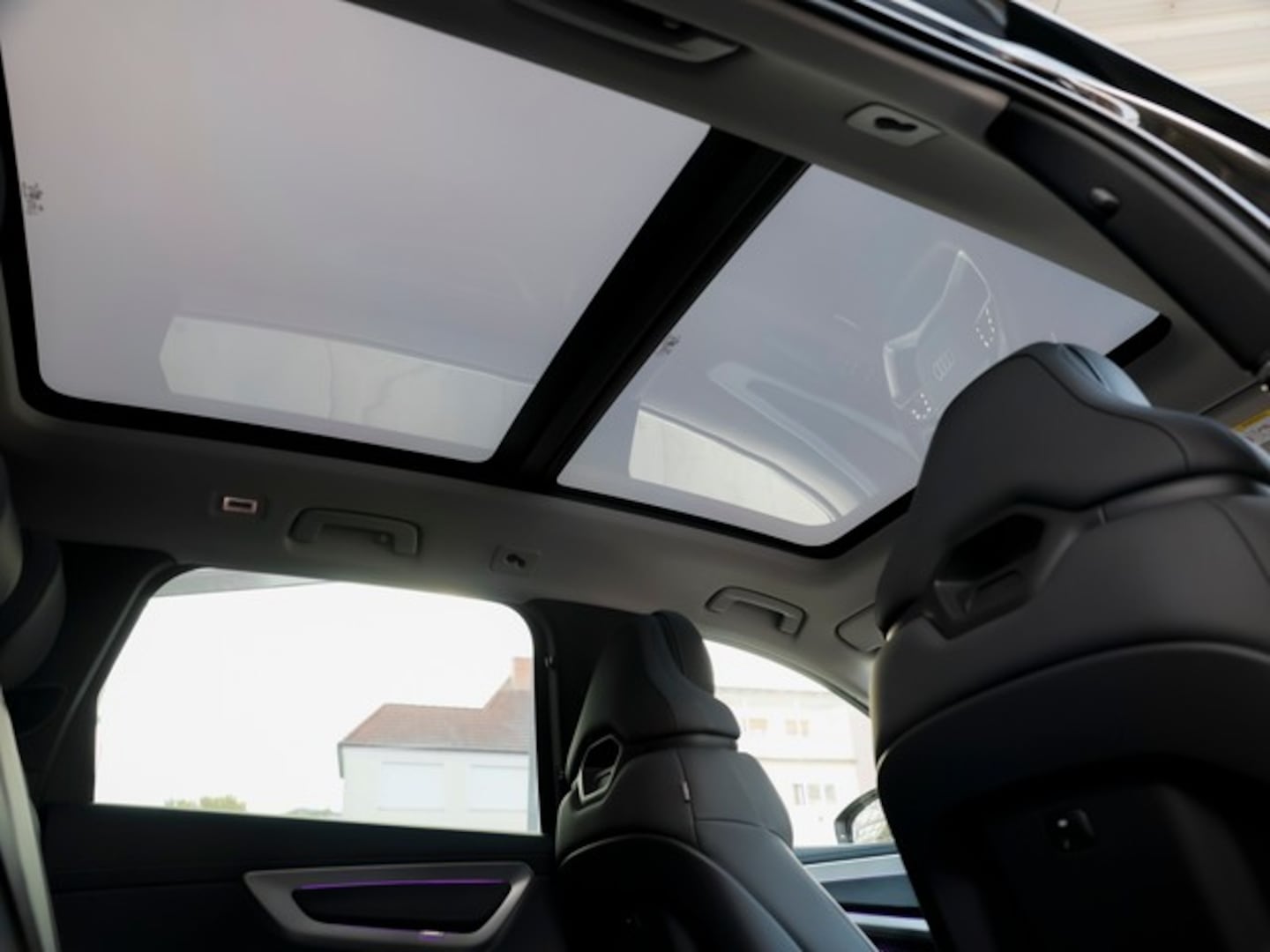 Bild über Audi Q7 SUV TDI quattro 220 kW tiptronic - für weitere Informationen kontaktieren Sie den Audi Partner