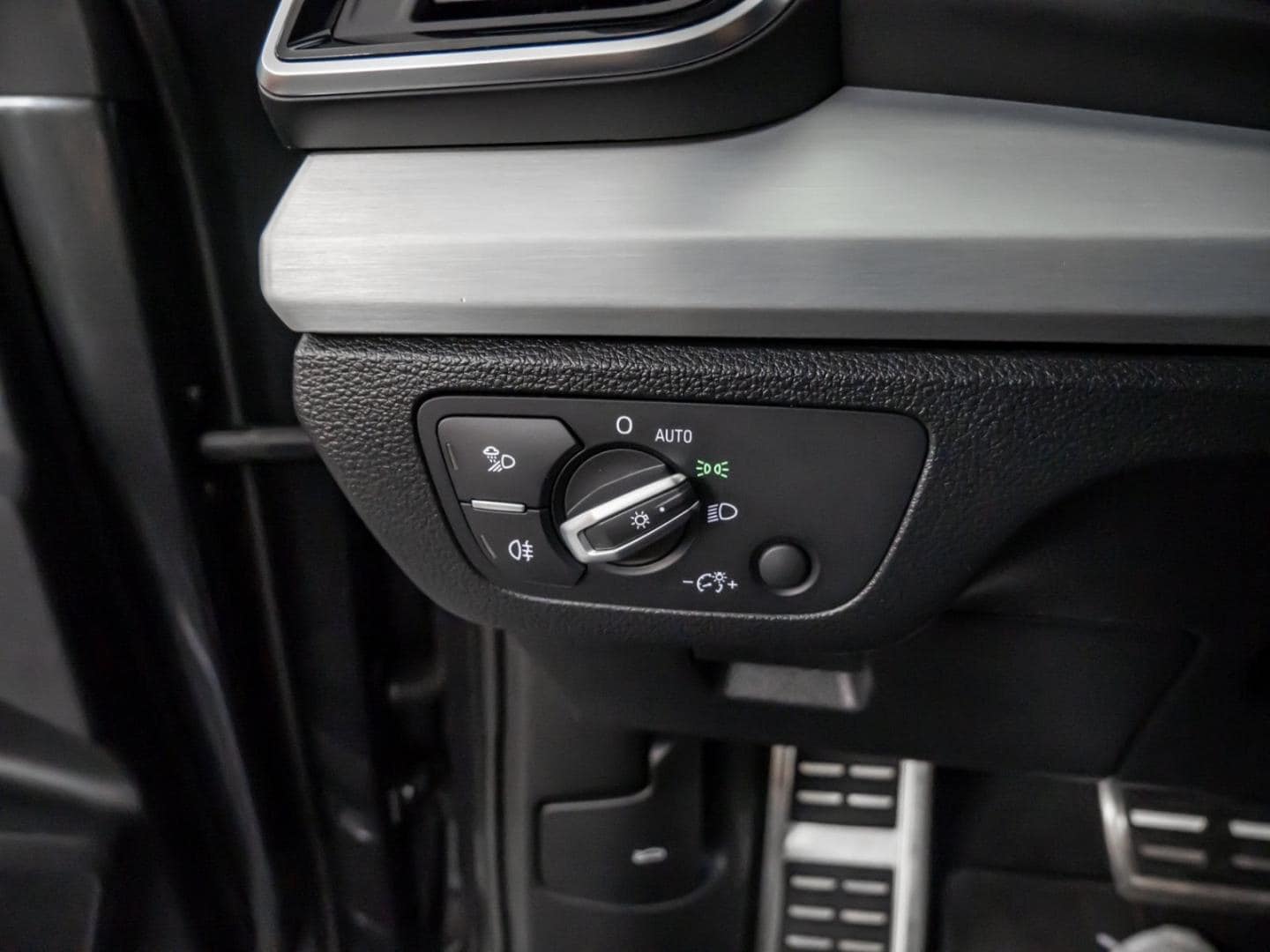 Bild über Audi SQ5 TDI tiptronic - für weitere Informationen kontaktieren Sie den Audi Partner