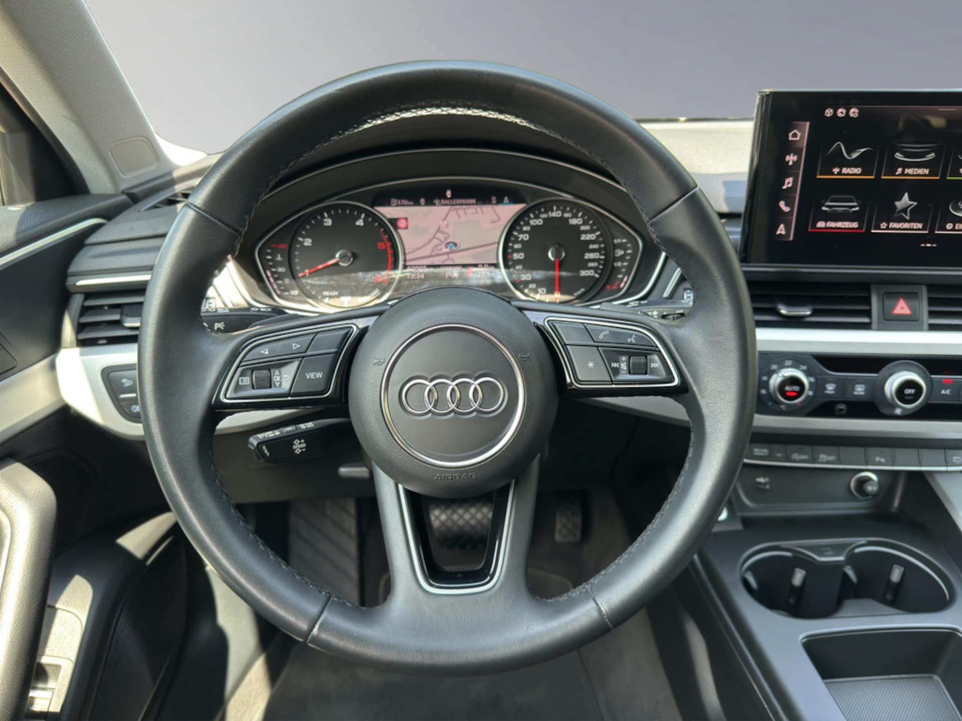 Audi A4 Avant S line