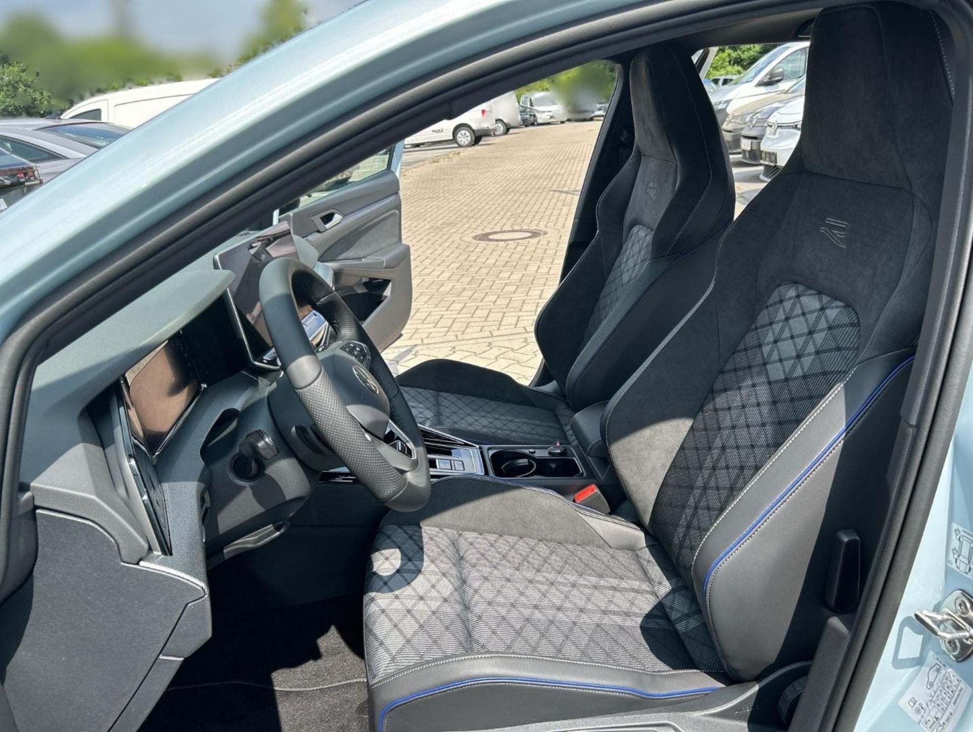 Volkswagen Golf R-Line