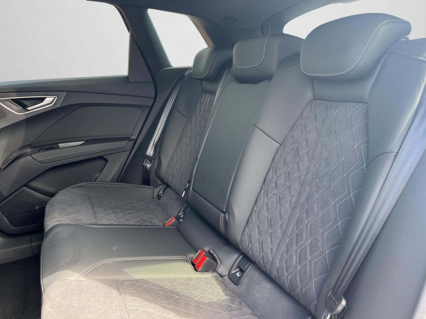 Image about Audi Q4 e-tron 45 e-tron quattro