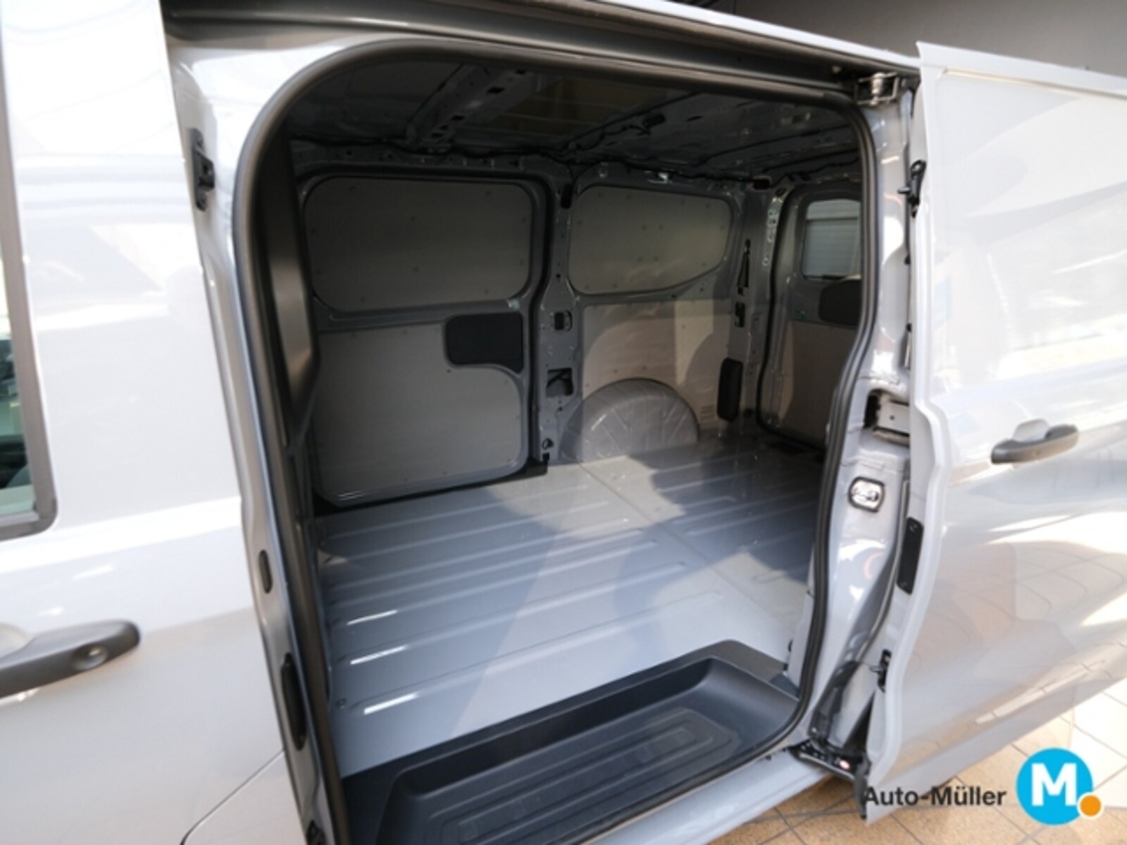 Volkswagen Transporter Kasten kurzer Radstand – Bild 5