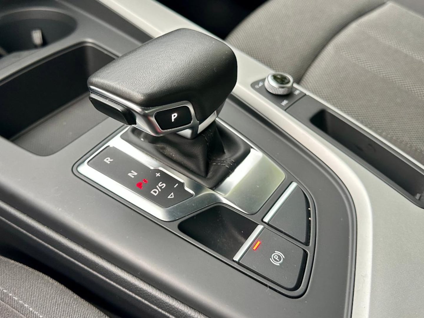 Bild über Audi A4 Avant advanced 35 TFSI S tronic - für weitere Informationen kontaktieren Sie den Audi Partner