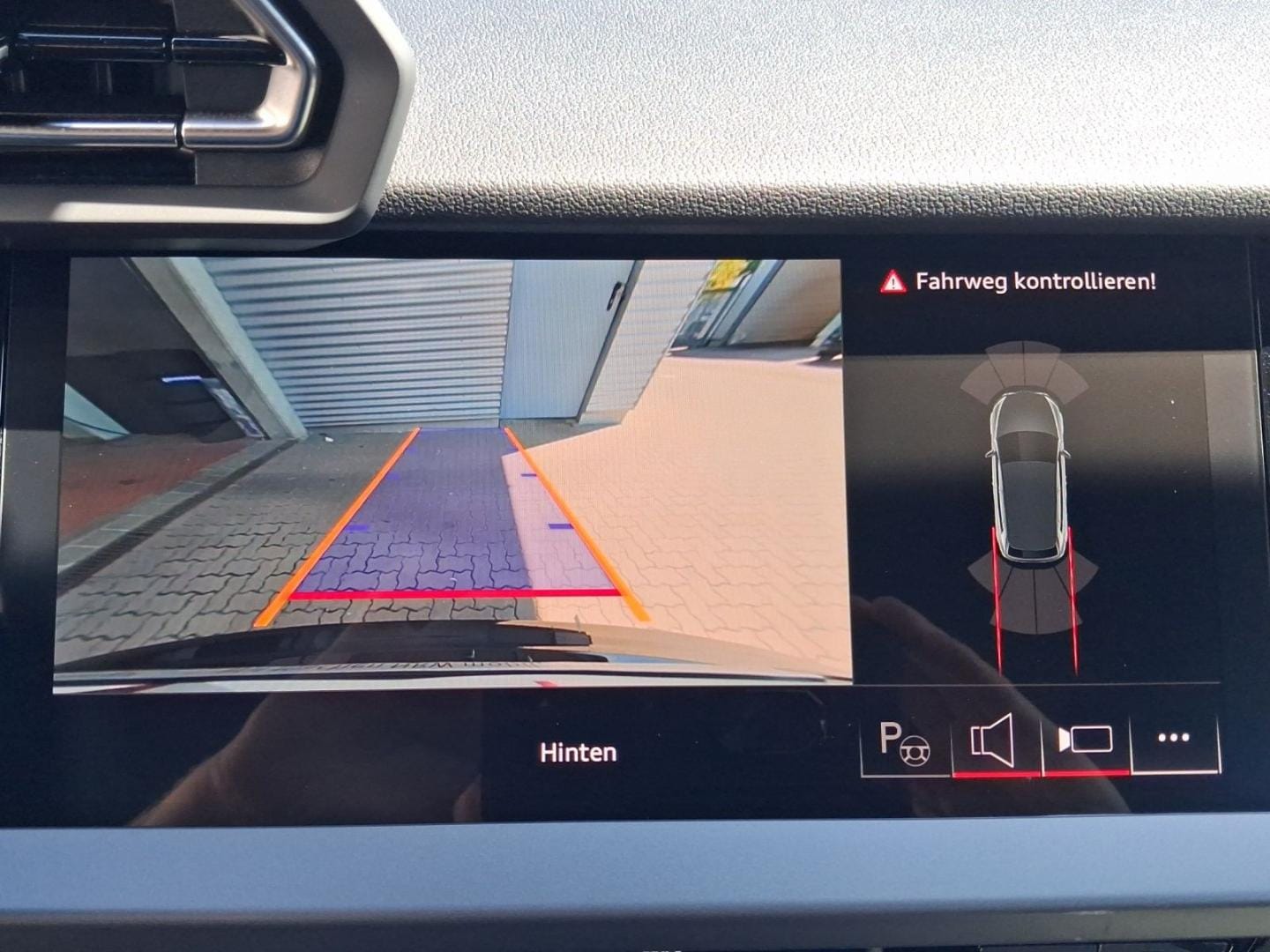 Bild über Audi A3 Sportback TDI S tronic - für weitere Informationen kontaktieren Sie den Audi Partner