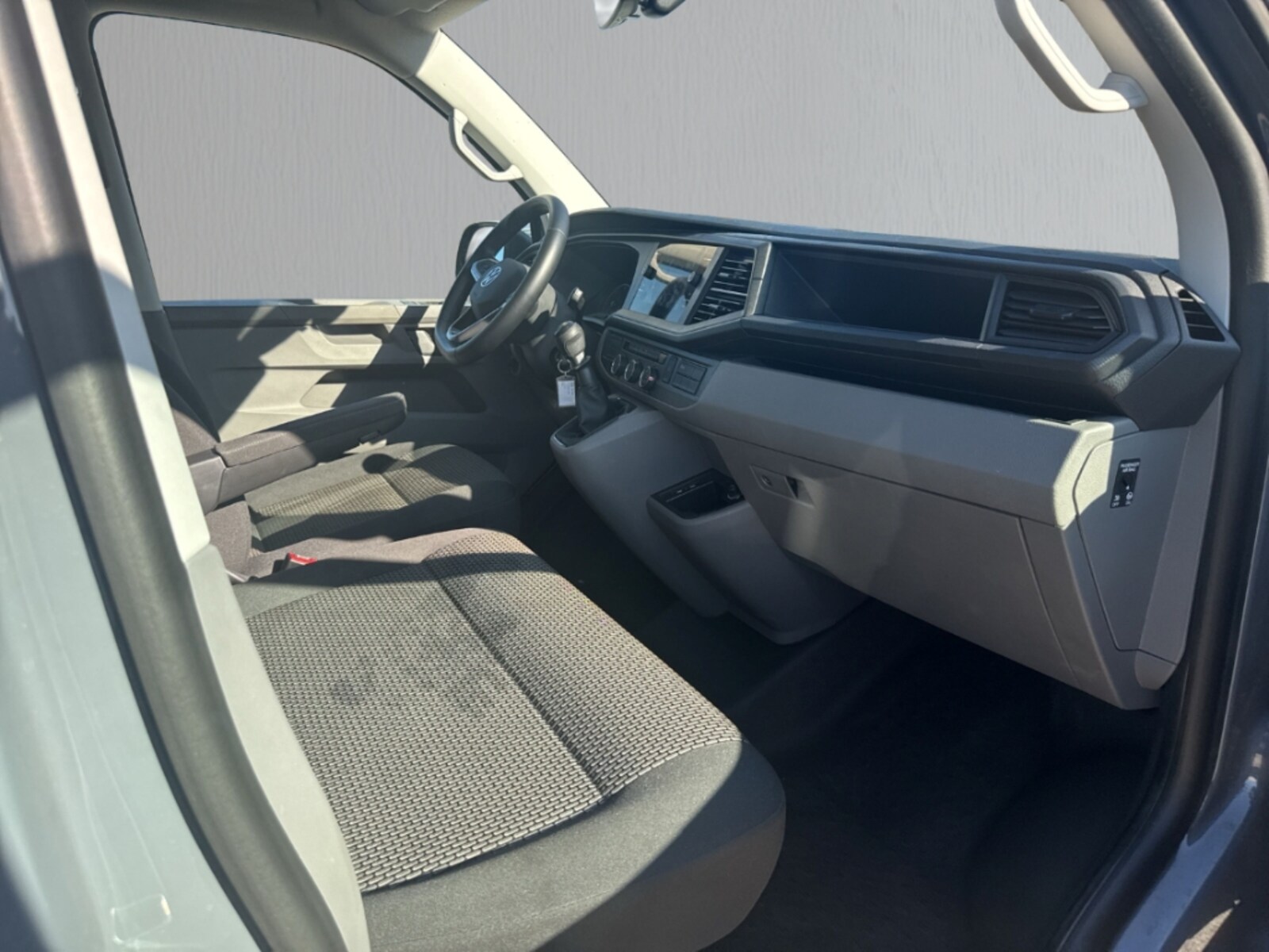 Volkswagen T6.1 Transporter Kombi kurzer Radstand – Bild 13