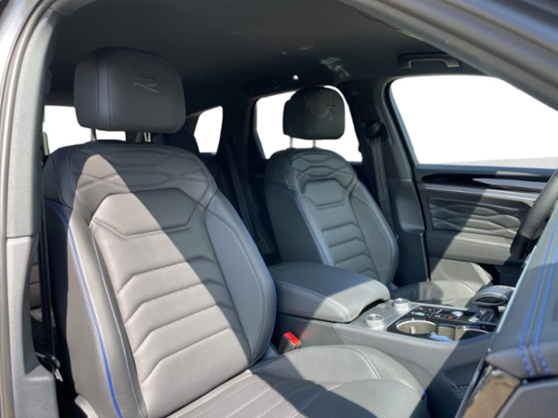 Volkswagen Touareg R
