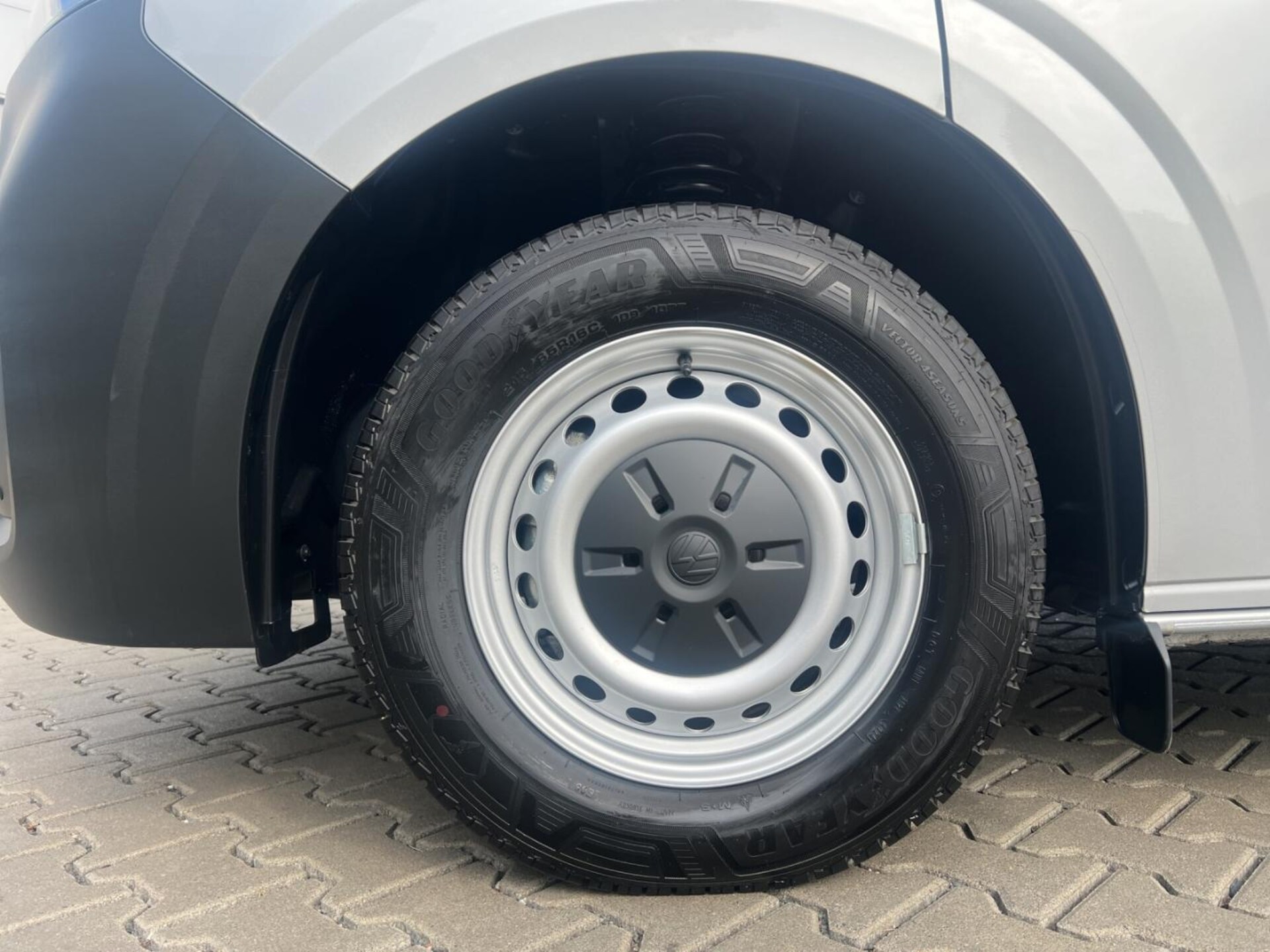 Volkswagen Transporter Kasten langer Radstand