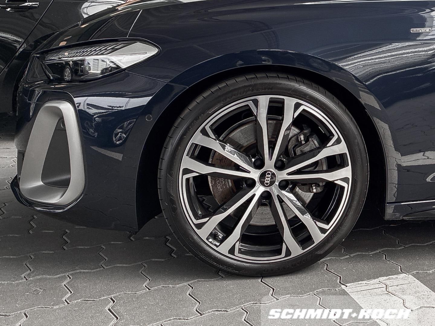 Bild über Audi A5 Limousine e-hybrid e-hybrid quattro 220 kW S tronic - für weitere Informationen kontaktieren Sie den Audi Partner