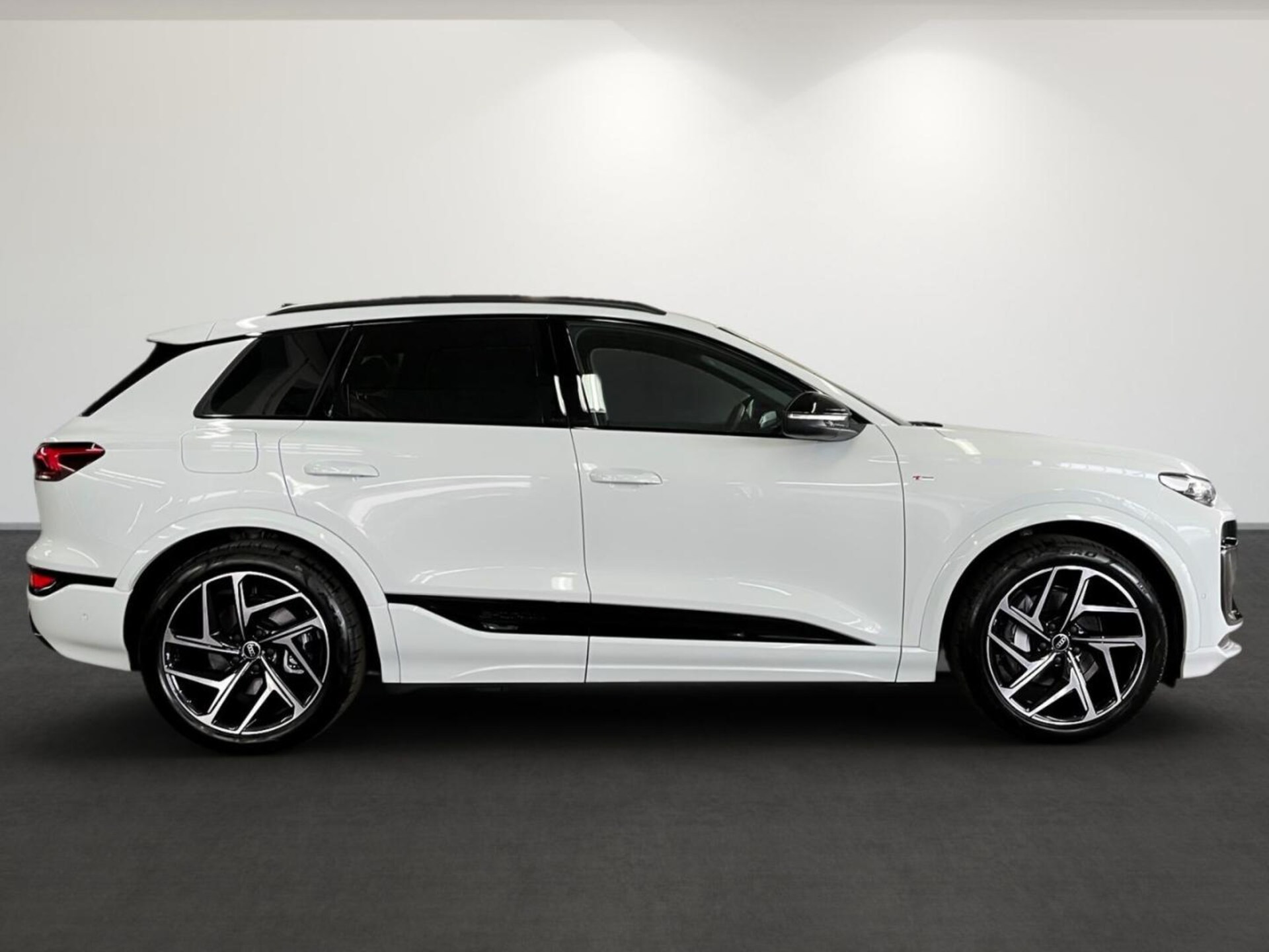 Audi Q6 SUV e-tron
