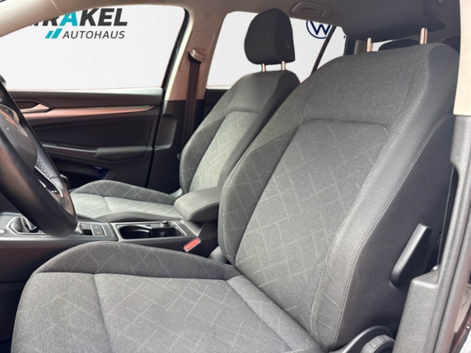 Volkswagen Golf Variant Life