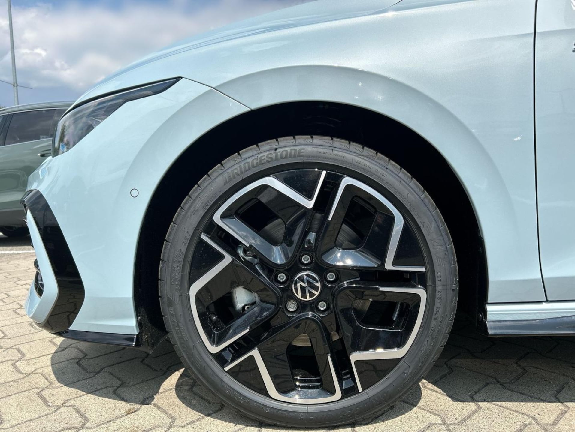 Volkswagen Golf R-Line