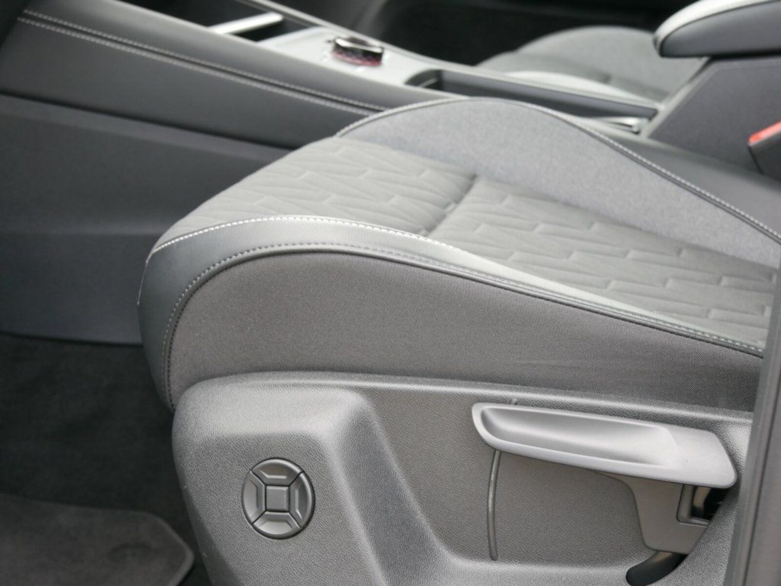 Volkswagen Tiguan – Bild 11