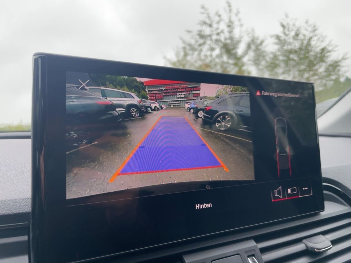 Bild über Audi Q5 40 TFSI quattro S tronic - für weitere Informationen kontaktieren Sie den Audi Partner