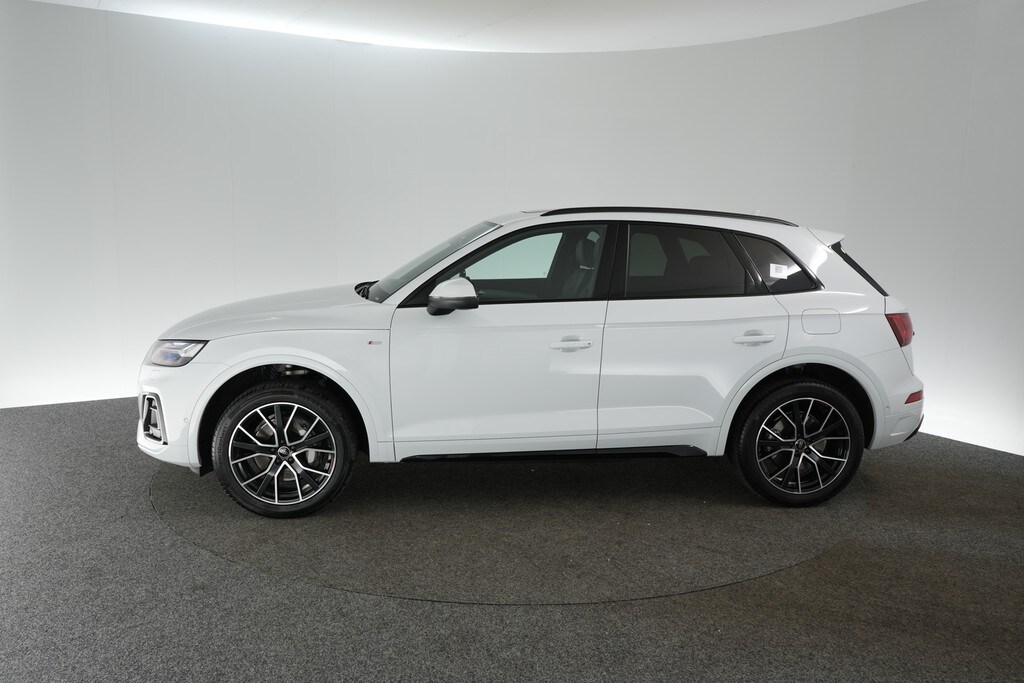 Image about Audi Q5 TFSI e S line 55 TFSI e quattro S tronic