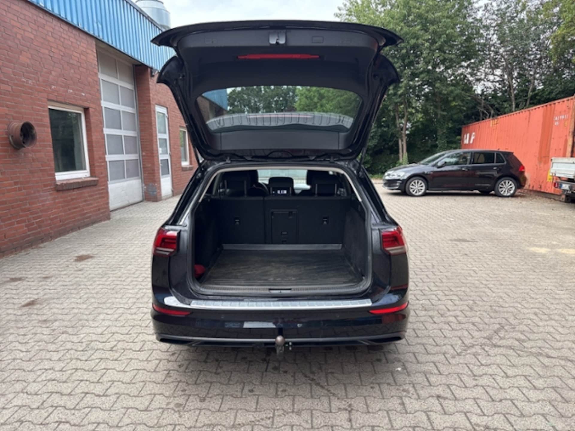 Volkswagen Golf Variant Life