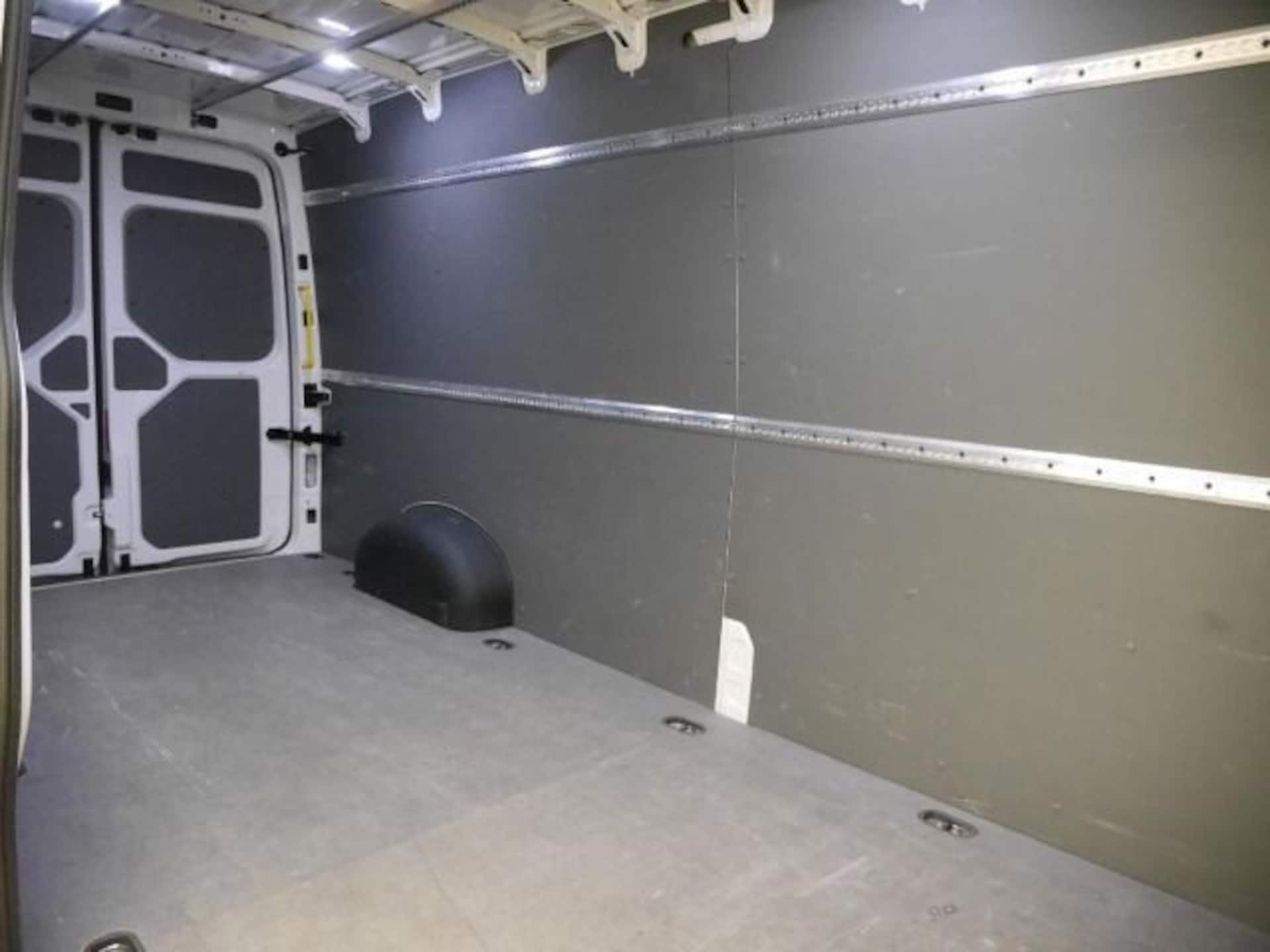 Volkswagen Crafter Kasten langer Radstand