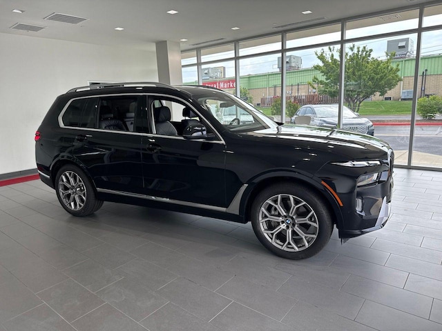 Photo of 2025 BMW X7