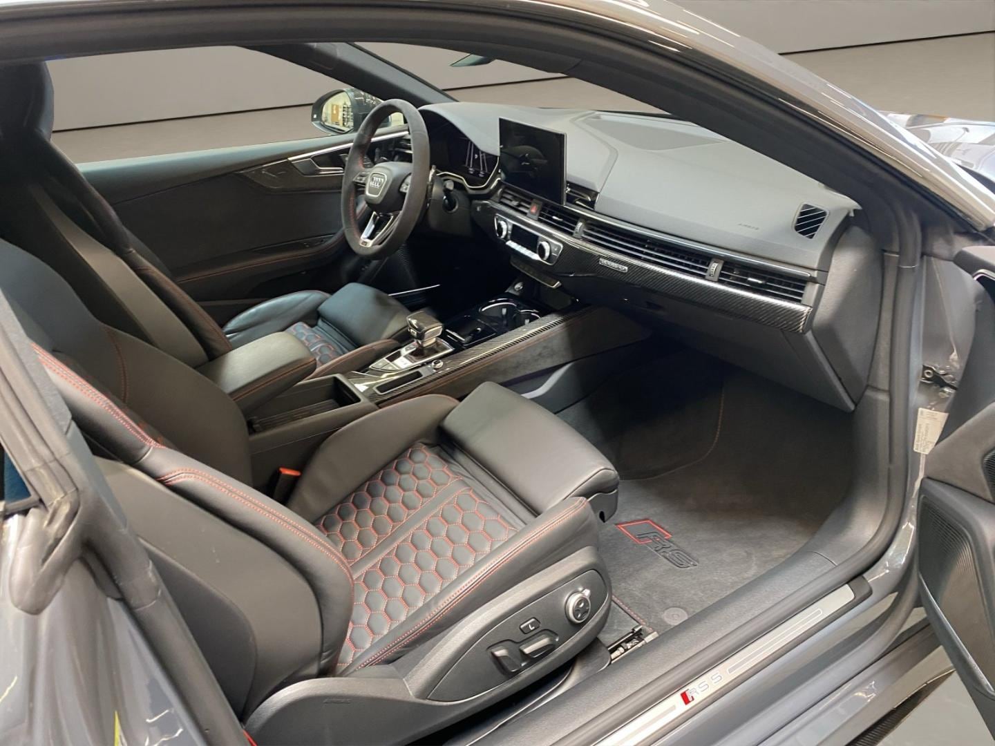Bild über Audi RS 5 Coupé TFSI quattro tiptronic - für weitere Informationen kontaktieren Sie den Audi Partner