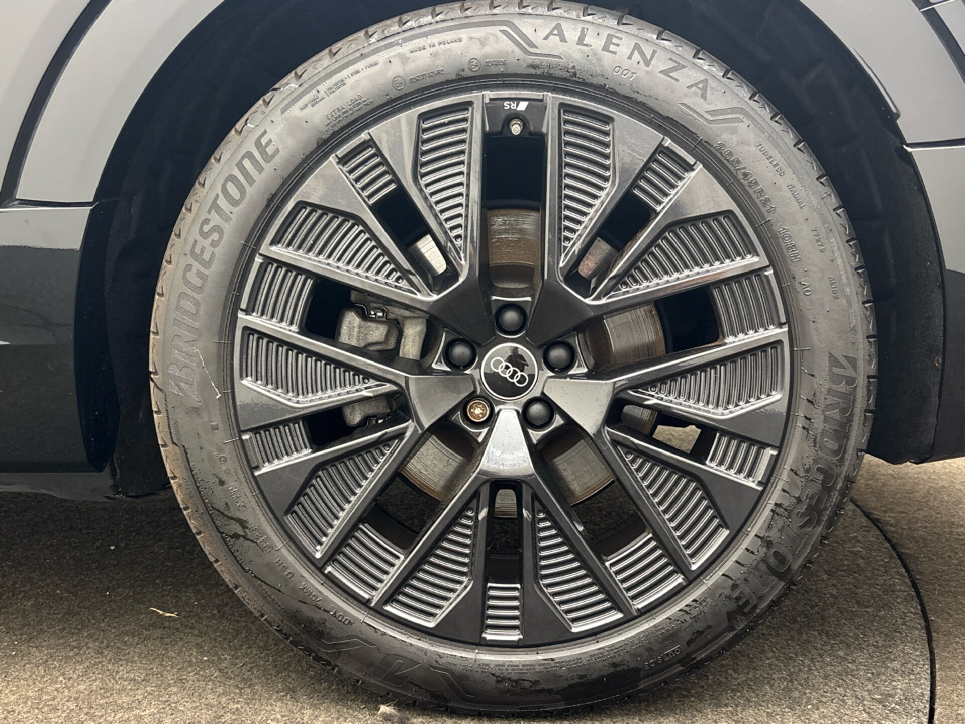 Audi Q8 e-tron S line