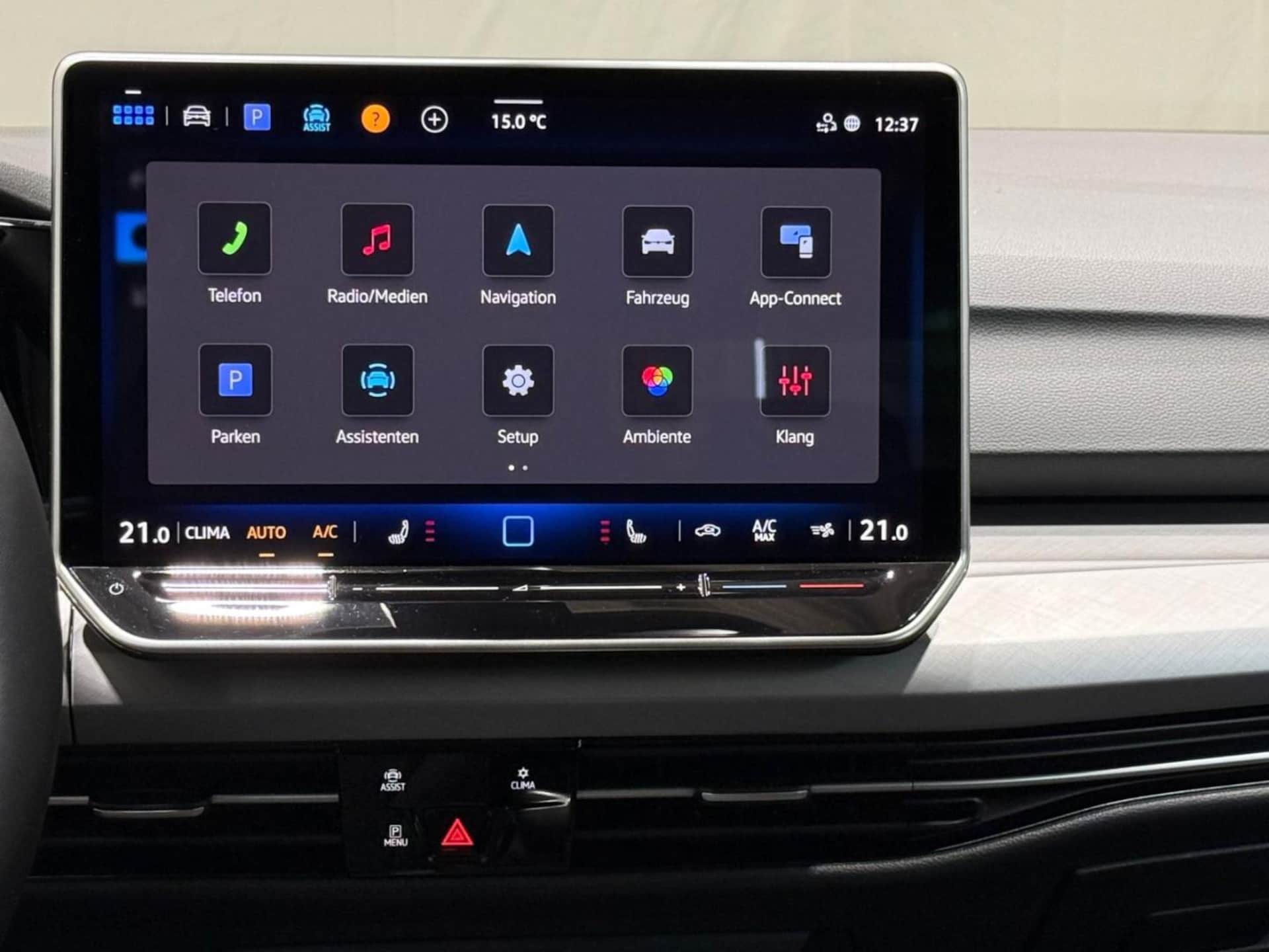 Volkswagen Golf Variant Life