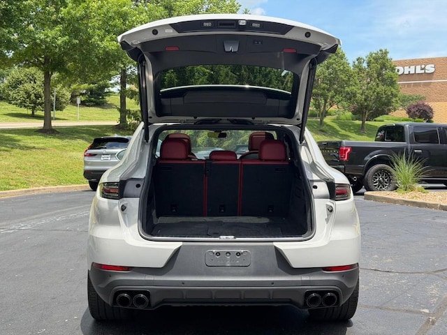 2023 Porsche Cayenne Hybrid