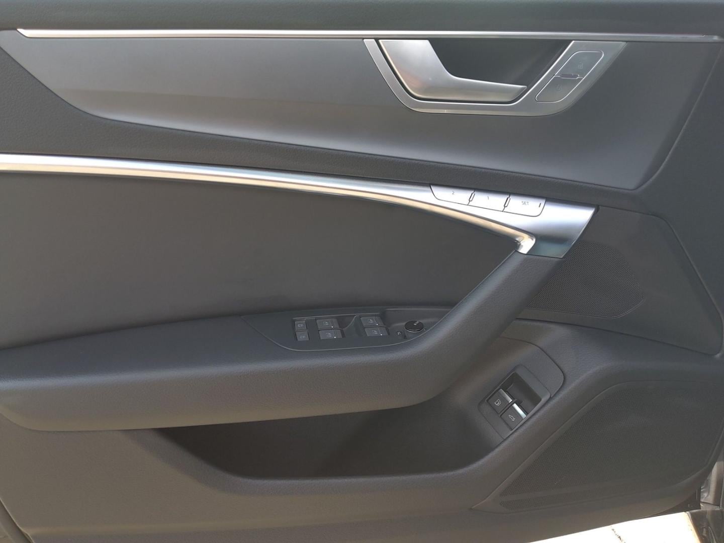 Bild über Audi A6 Avant TFSI e advanced 50 TFSI e quattro S tronic - für weitere Informationen kontaktieren Sie den Audi Partner