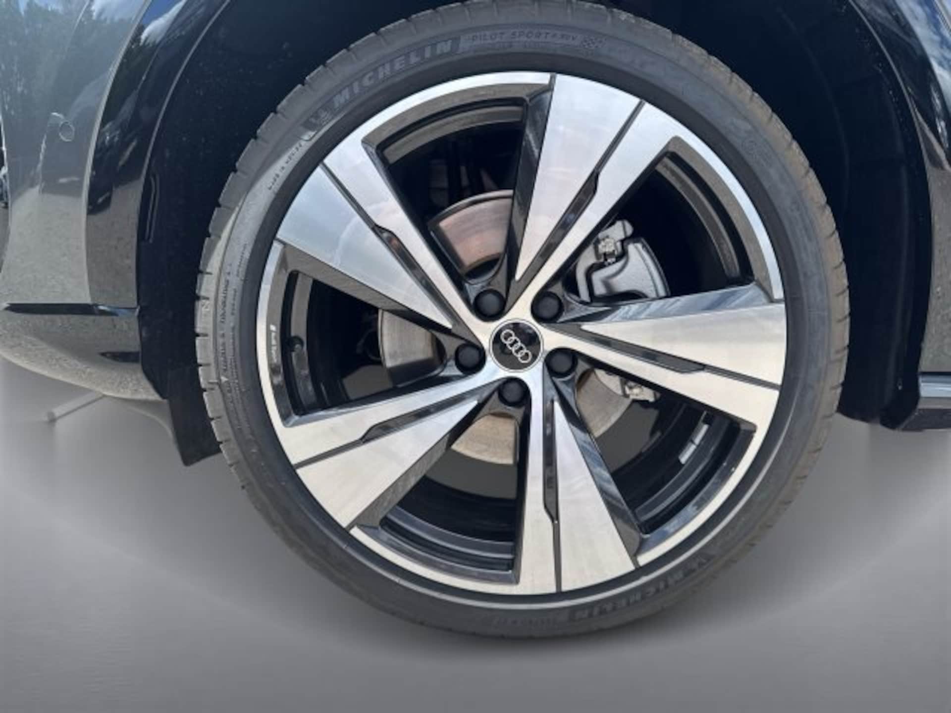 Audi Q5 SUV edition one