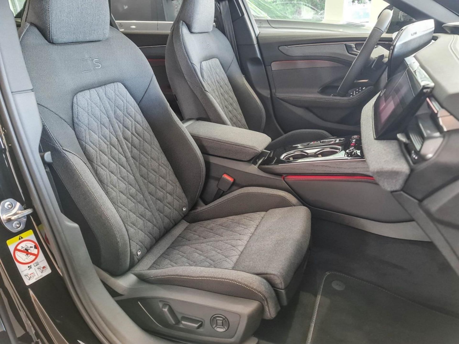 Audi A6 Limousine e-hybrid edition one