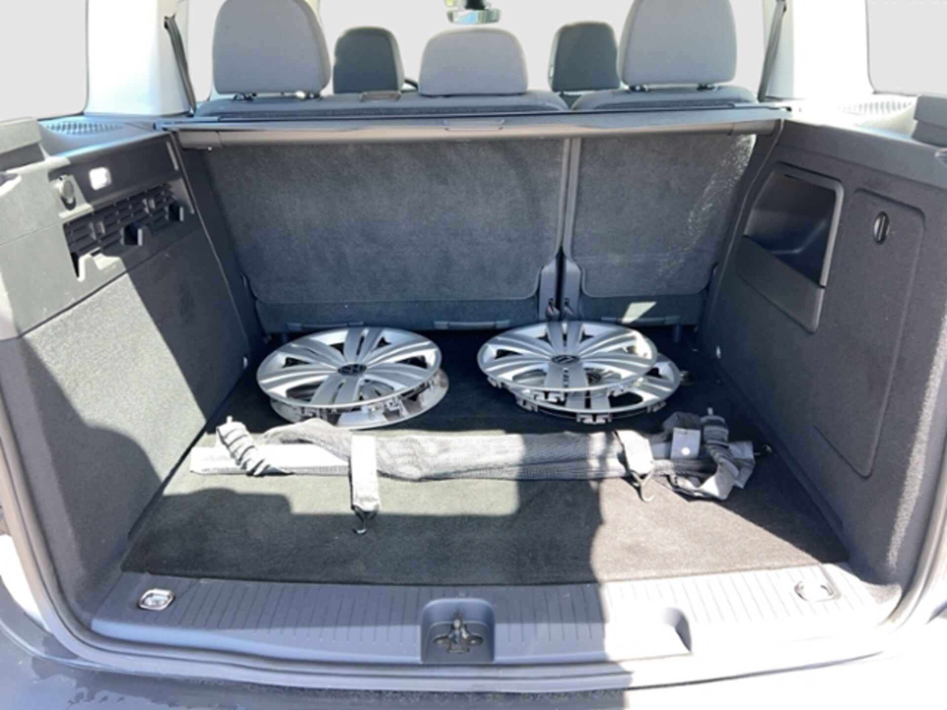 Volkswagen Caddy Basis-Modell