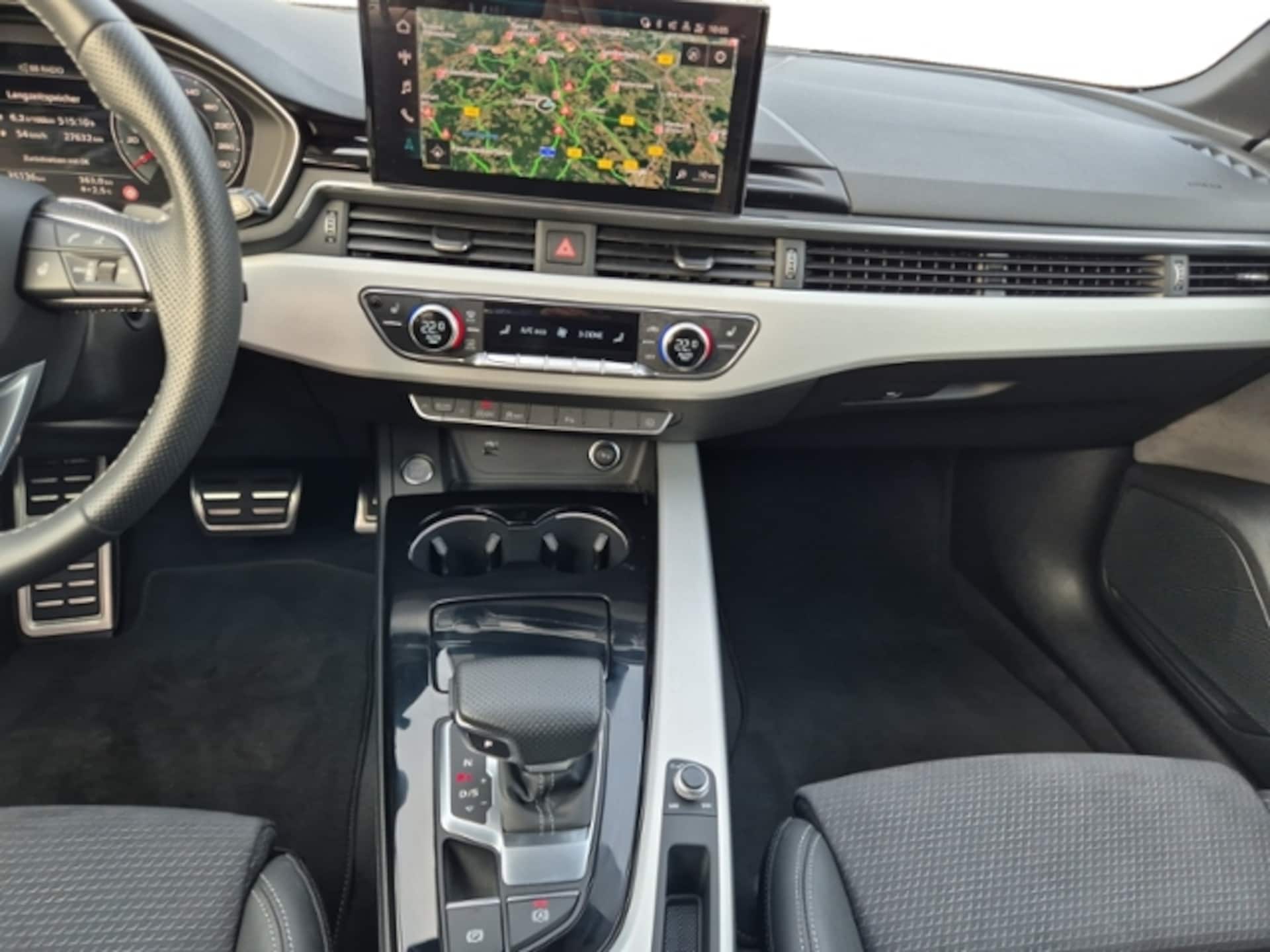 Audi A4 Avant S line