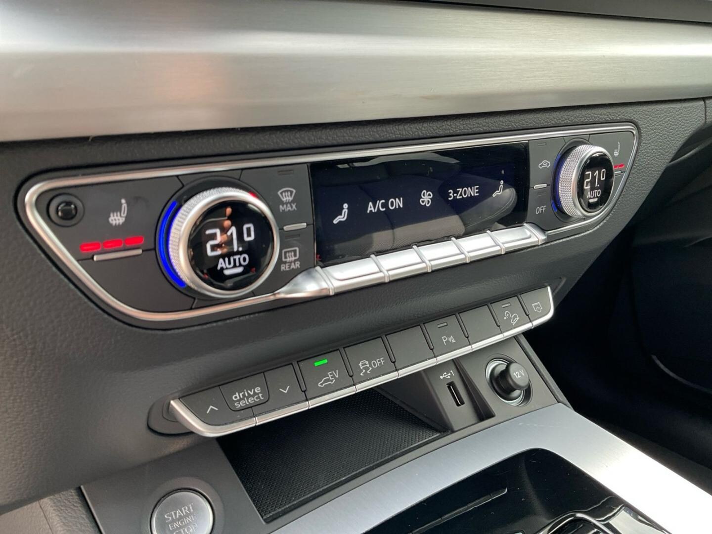 Bild über Audi Q5 TFSI e S line 50 TFSI e quattro S tronic - für weitere Informationen kontaktieren Sie den Audi Partner