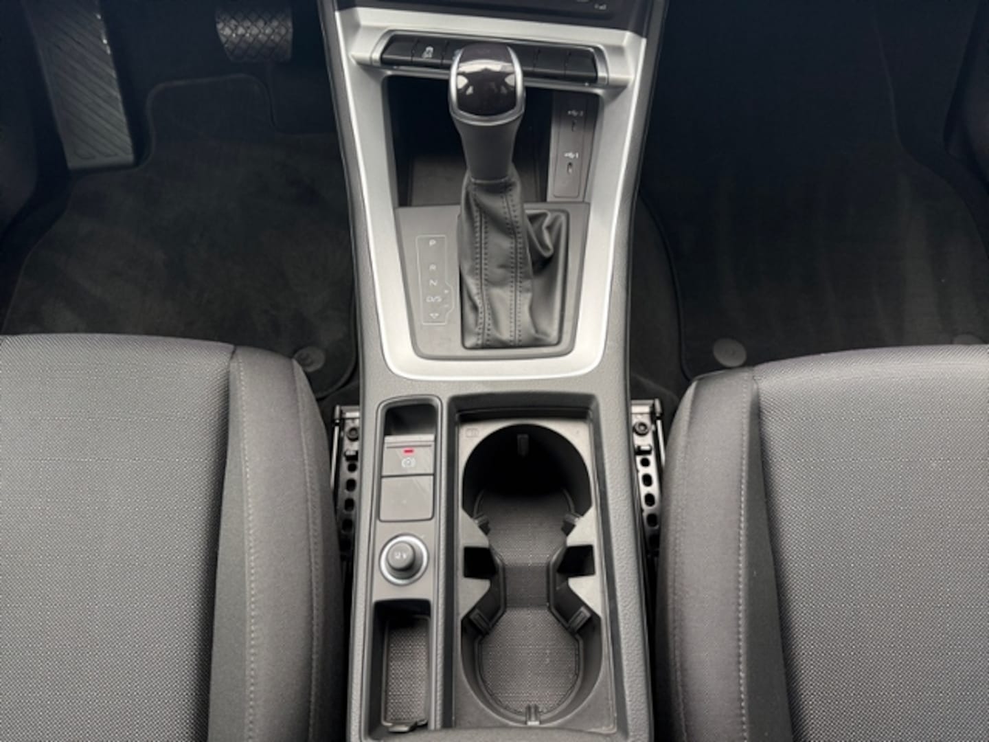 Bild über Audi Q3 advanced 35 TFSI S tronic - für weitere Informationen kontaktieren Sie den Audi Partner