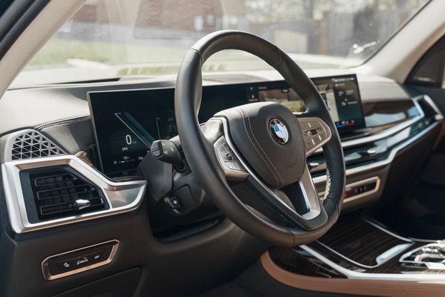 2026 BMW X7 40i - Photo 9