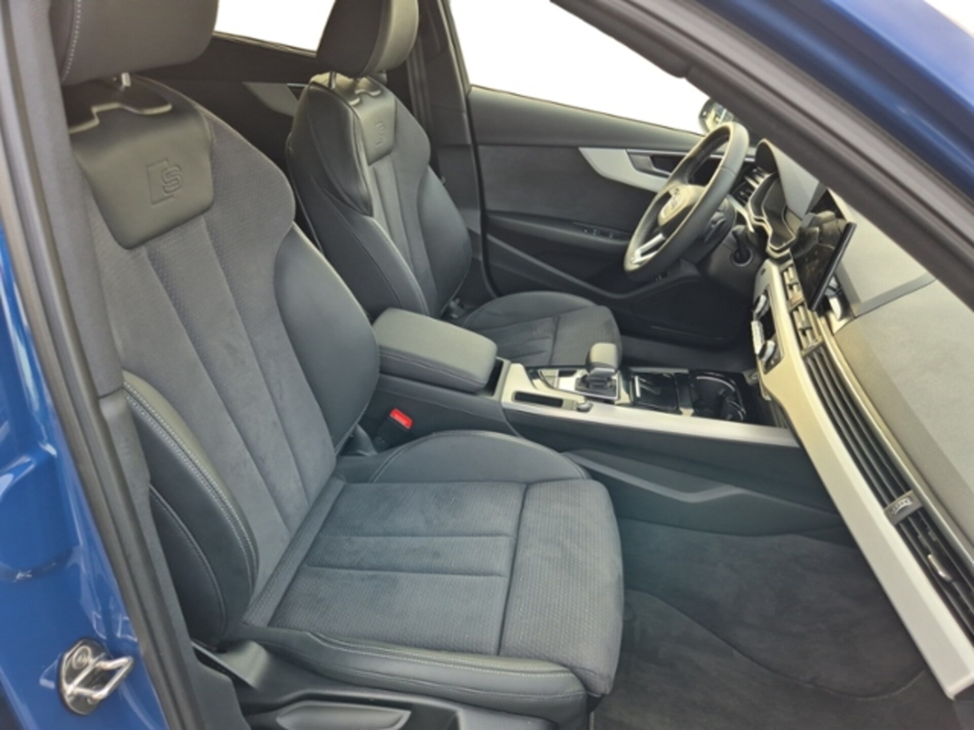 Audi A4 Avant S line