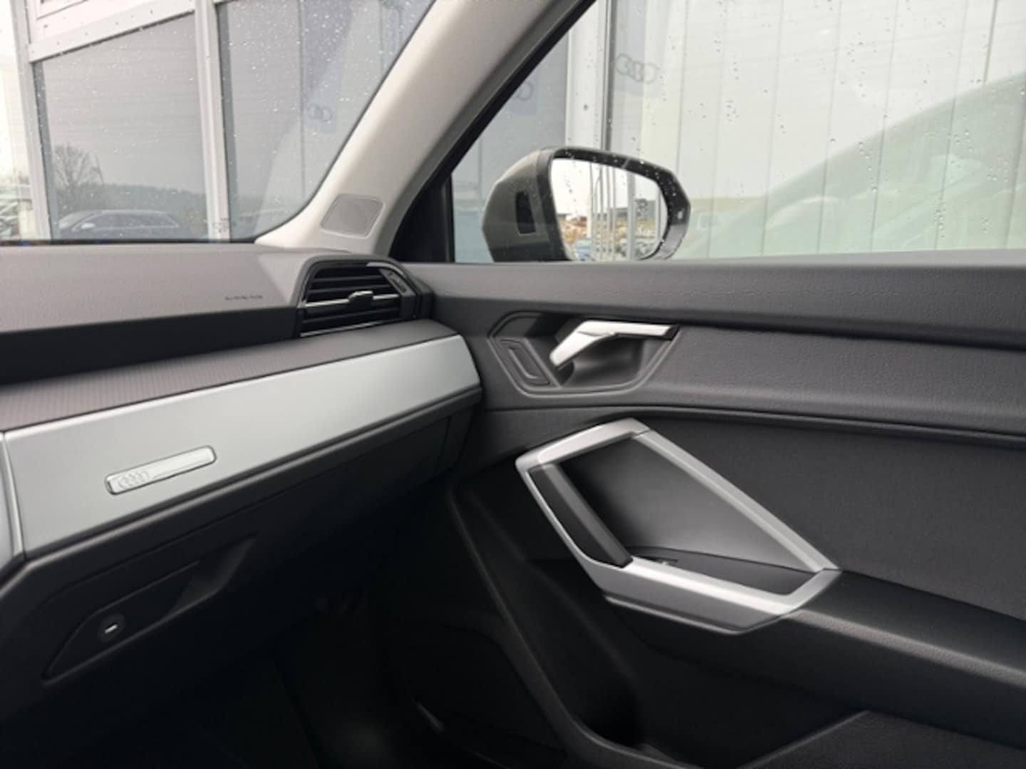 Bild über Audi Q3 advanced 35 TFSI S tronic - für weitere Informationen kontaktieren Sie den Audi Partner