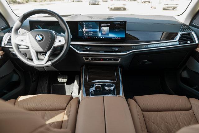 2026 BMW X7 40i - Photo 8